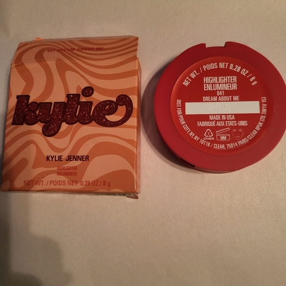Kylie Jenner Highlighter Dream About Me (041), Case Is Damaged, Product Unharmed - Picture 3 of 10
